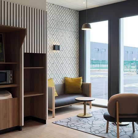 B&B Hotel Cergy Saint-Christophe Gare Екстериор снимка