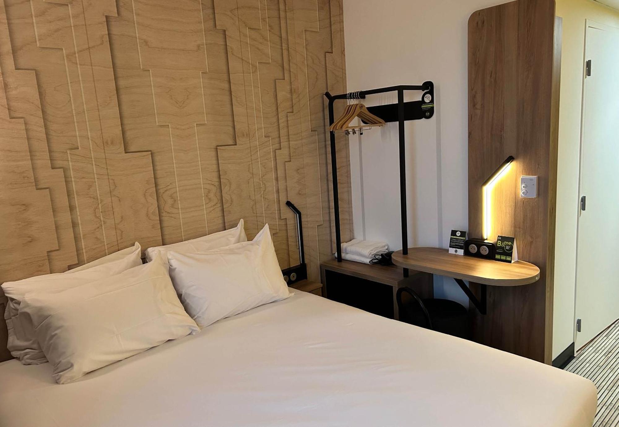 B&B Hotel Cergy Saint-Christophe Gare Екстериор снимка