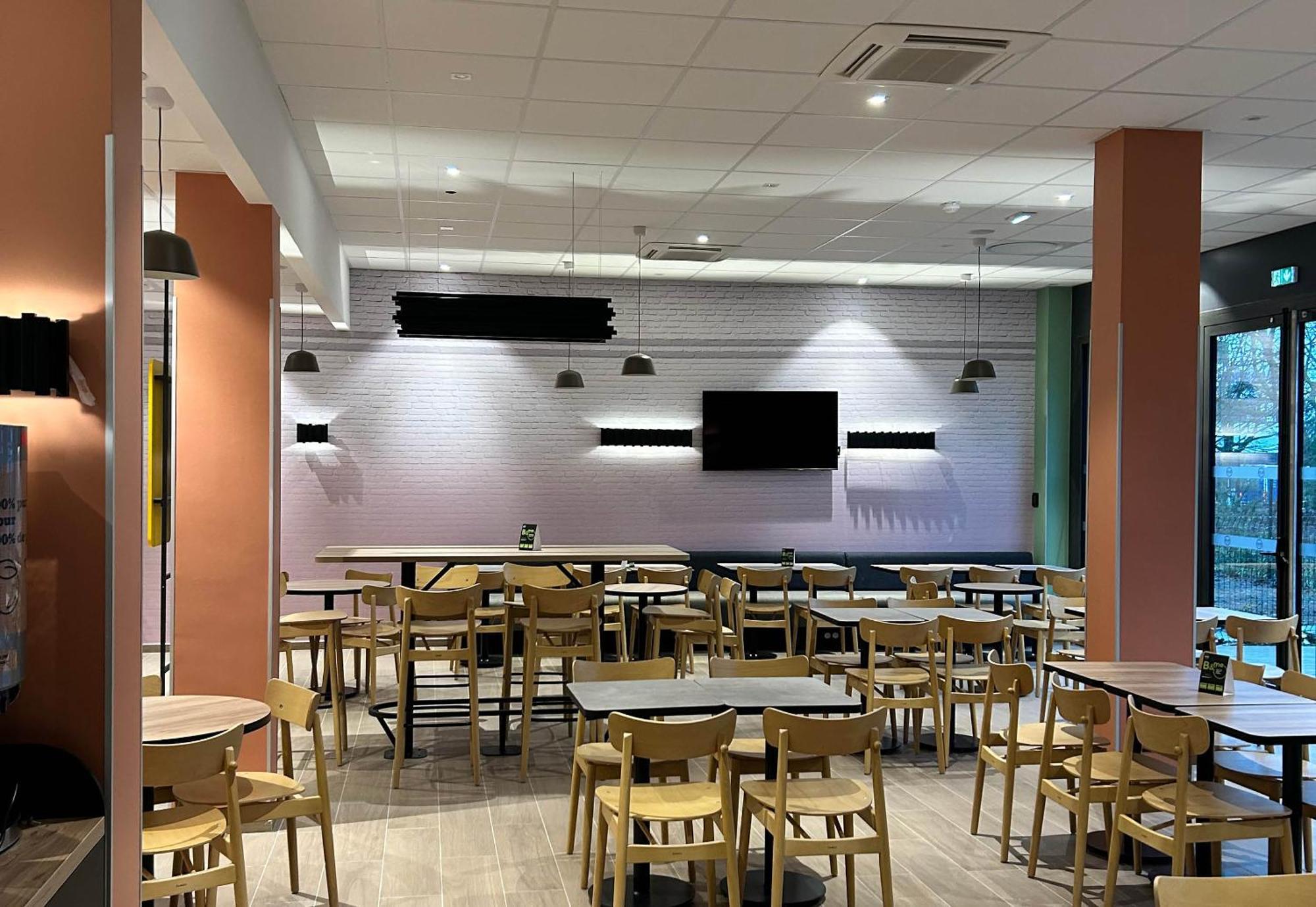 B&B Hotel Cergy Saint-Christophe Gare Екстериор снимка
