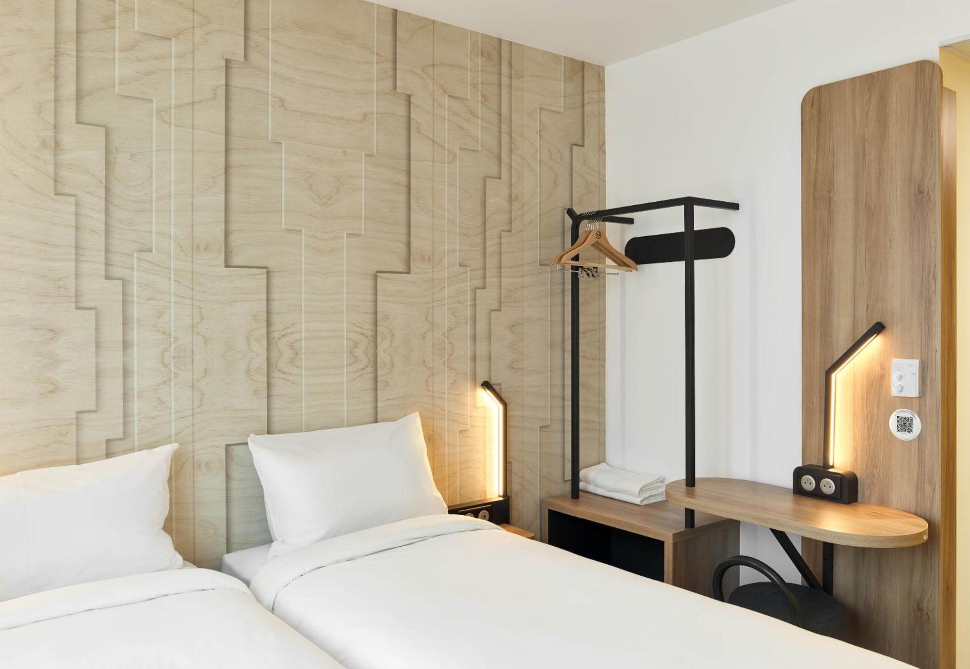 B&B Hotel Cergy Saint-Christophe Gare Екстериор снимка