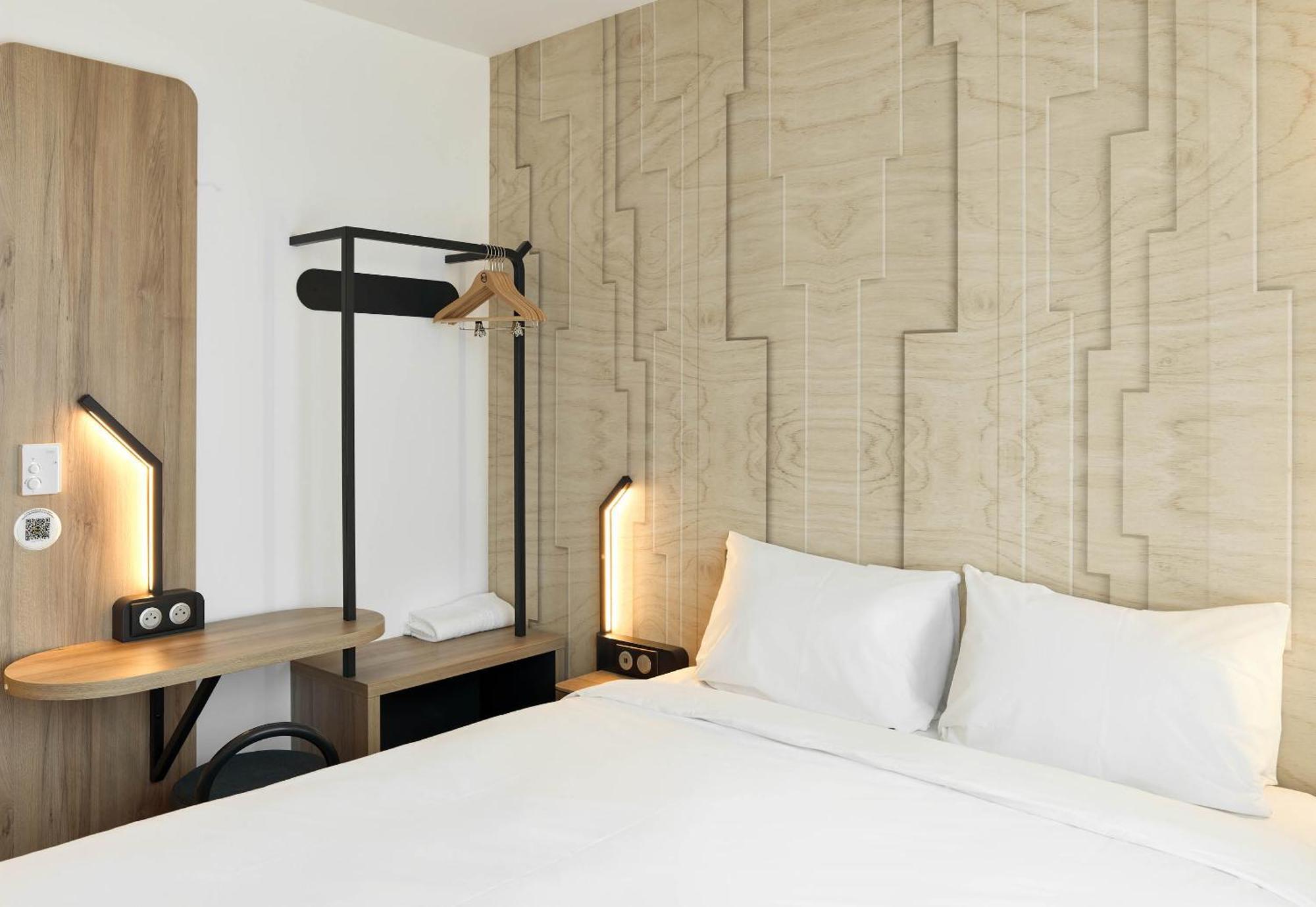 B&B Hotel Cergy Saint-Christophe Gare Екстериор снимка