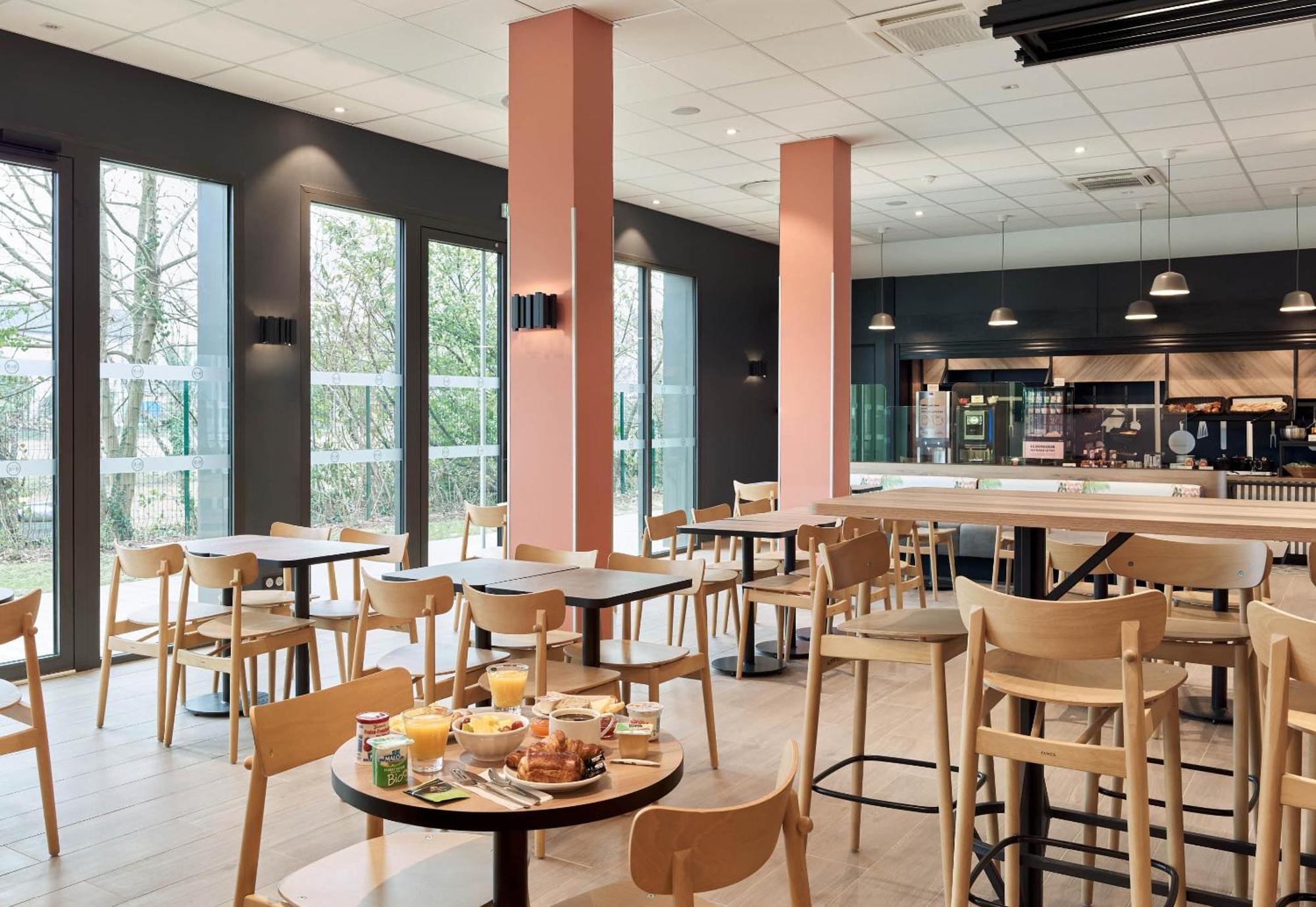 B&B Hotel Cergy Saint-Christophe Gare Екстериор снимка