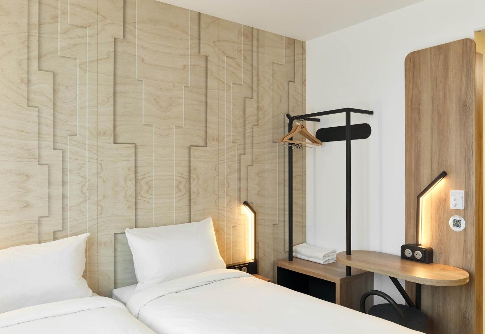 B&B Hotel Cergy Saint-Christophe Gare Екстериор снимка