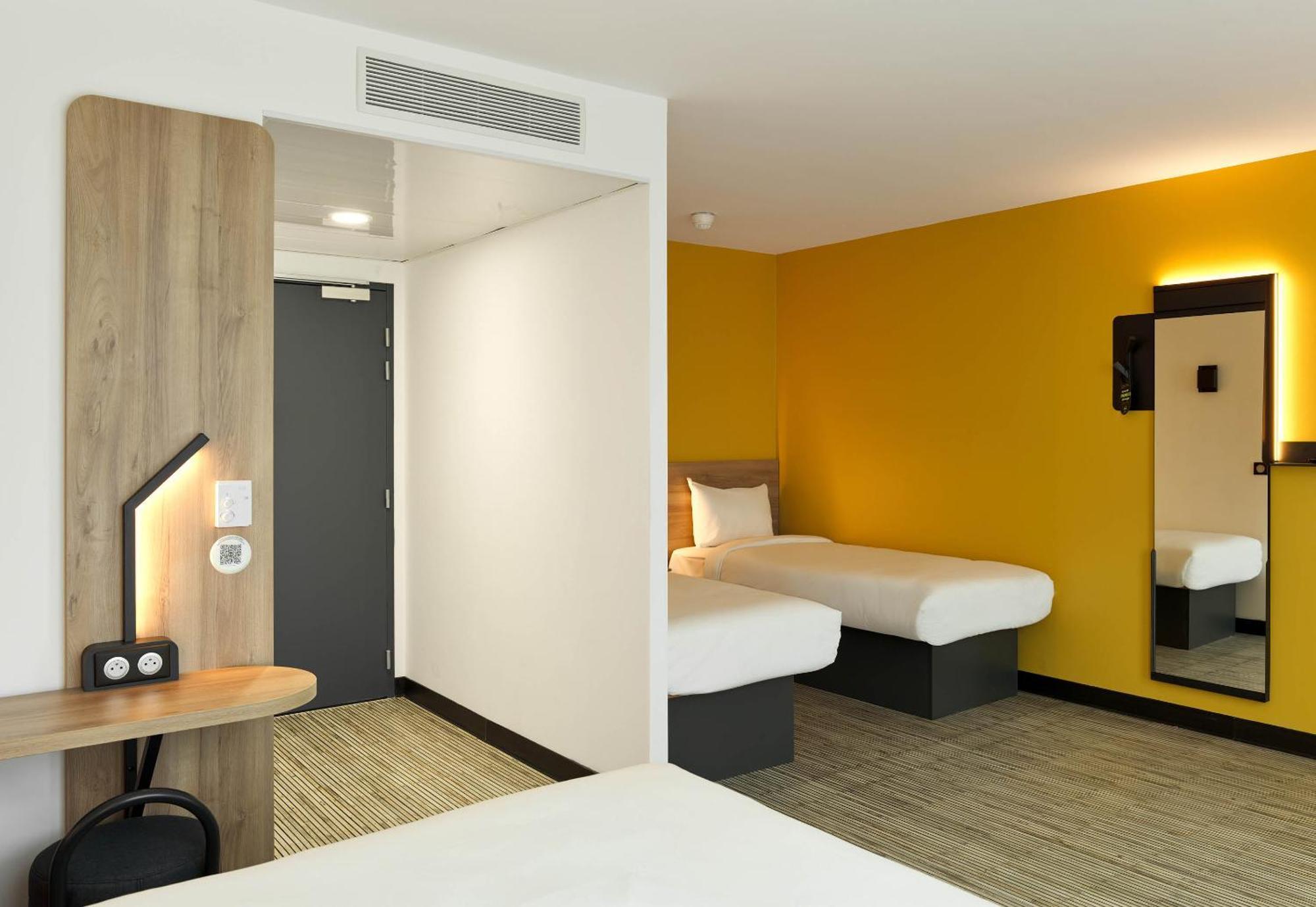 B&B Hotel Cergy Saint-Christophe Gare Екстериор снимка